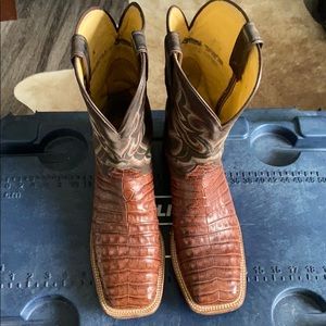 Caiman Justin boots
